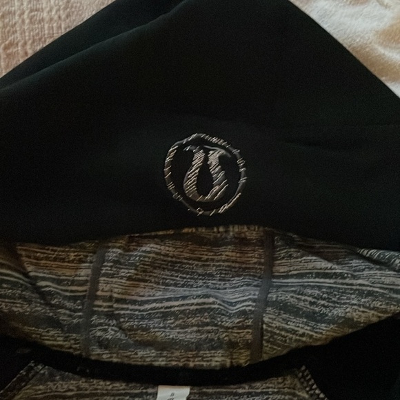 Special edition lulu zip up - Picture 5 of 6